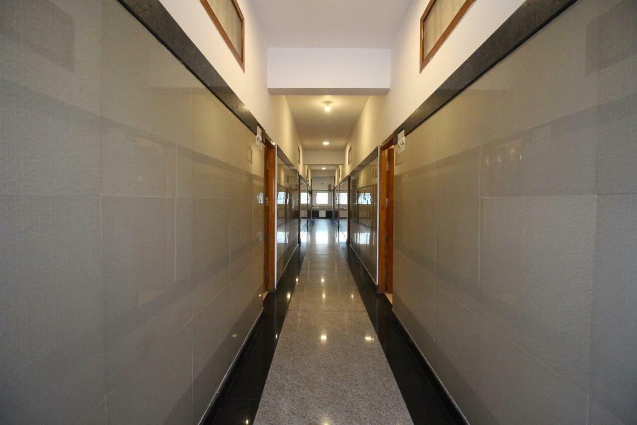 Oyo Flagship 30734 Jeevan Lodge シモガ エクステリア 写真