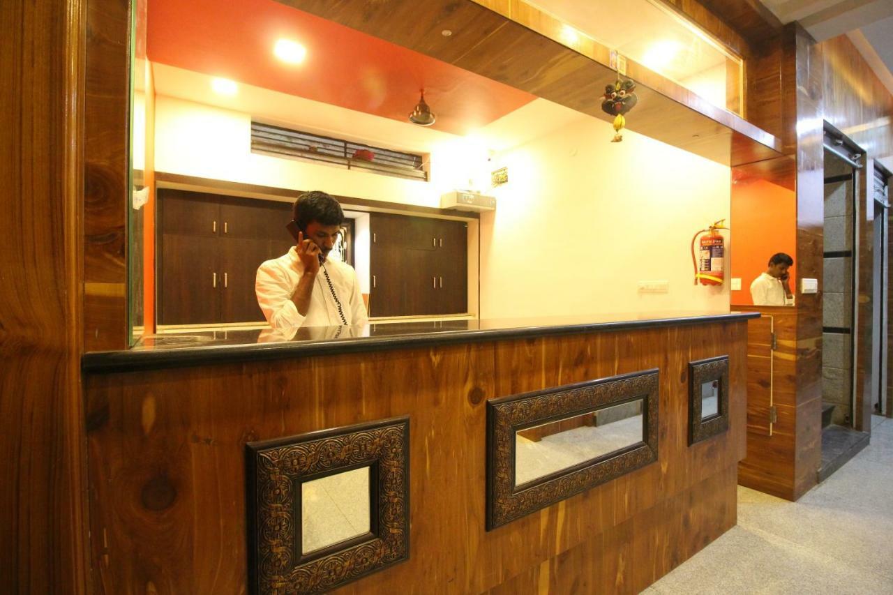 Oyo Flagship 30734 Jeevan Lodge シモガ エクステリア 写真
