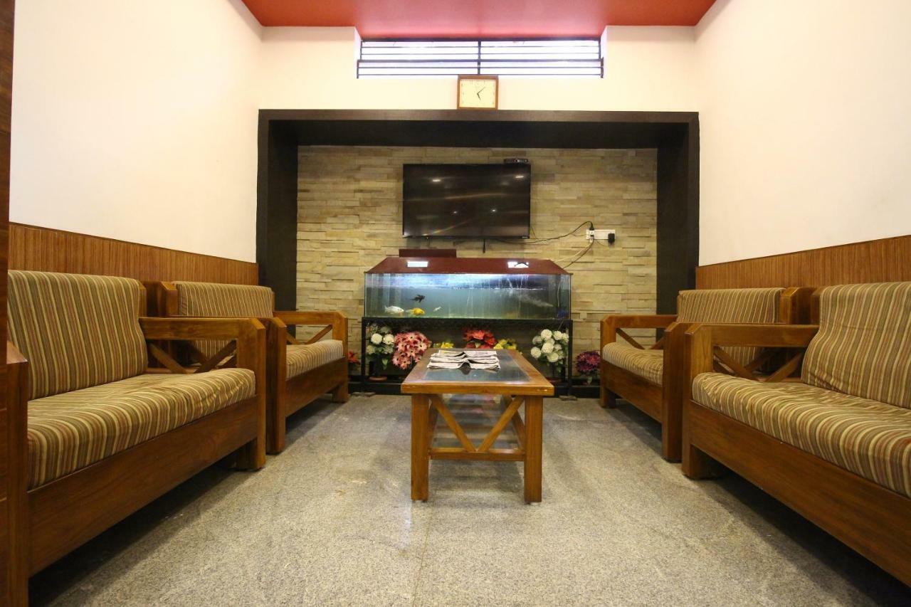 Oyo Flagship 30734 Jeevan Lodge シモガ エクステリア 写真