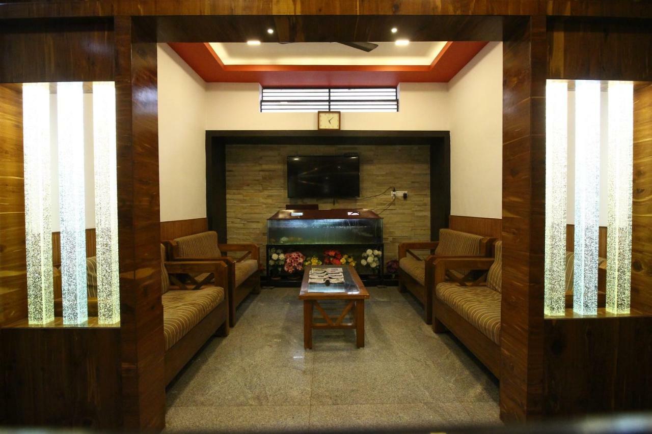 Oyo Flagship 30734 Jeevan Lodge シモガ エクステリア 写真